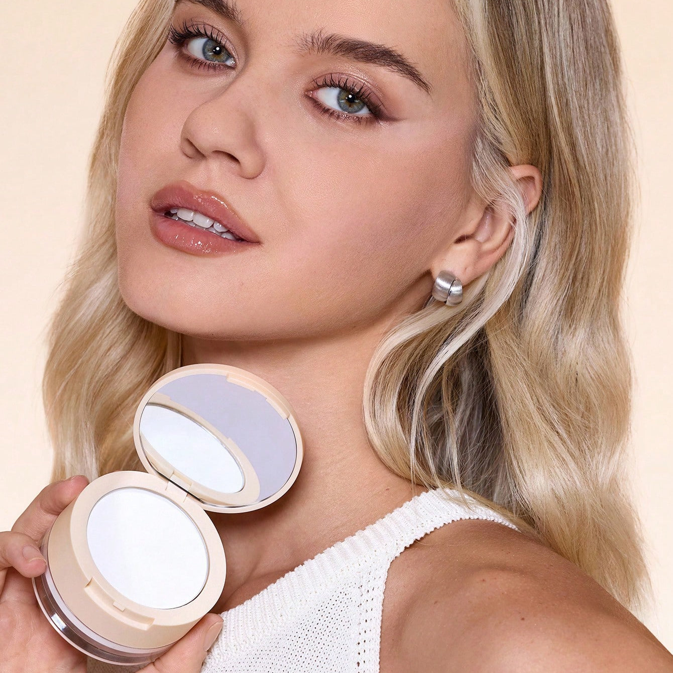 SHEGLAM Insta-Ready Ultra-Fine Blur and Lift Setting Powder Duo